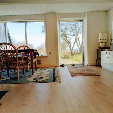 With A 90-degree Sea View Semesterbostad